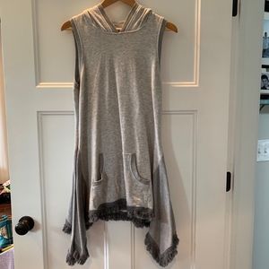 Ivy Jane Sleeveless Hooded Tunic